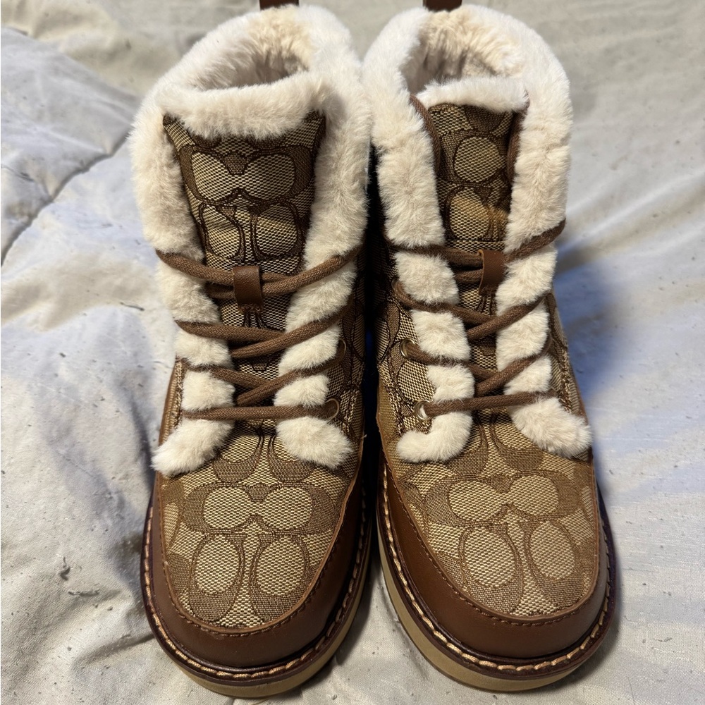 Coach boots! Us7. Perfect condition - Picture 2 of 7